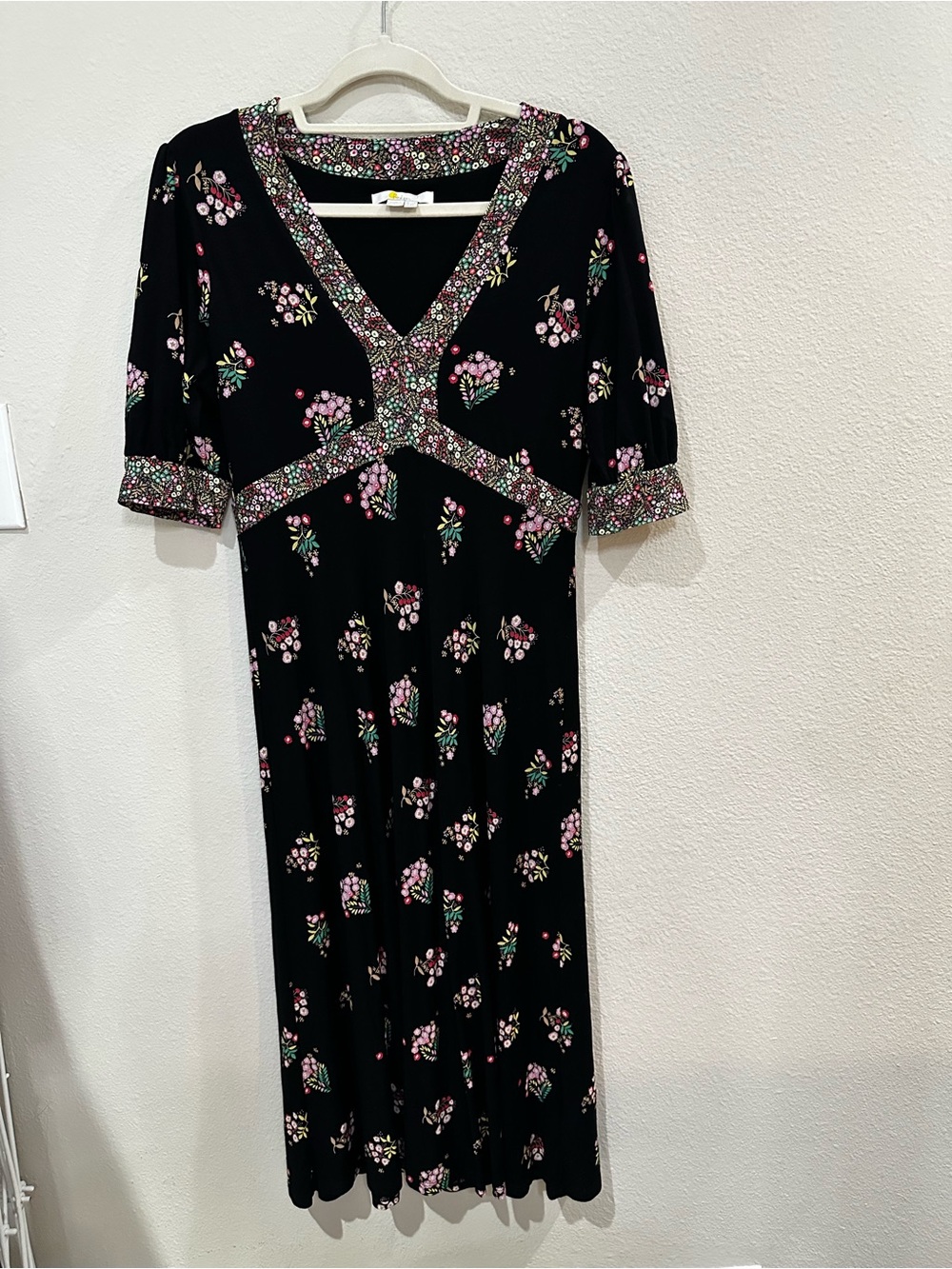 Black Floral V-Neck Women's Dress/ Boden 8r